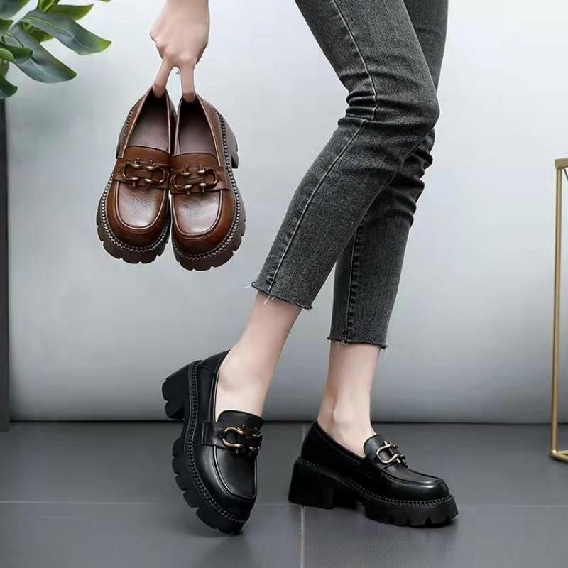 Classic Metal Decoration Oxford Shoes