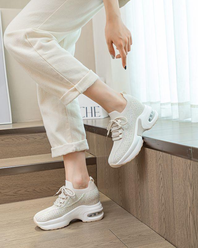 Lightweight Muffin Versatile Sneakers