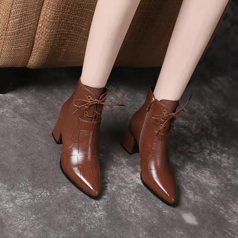 Concise Leather Side Zip Short Boots