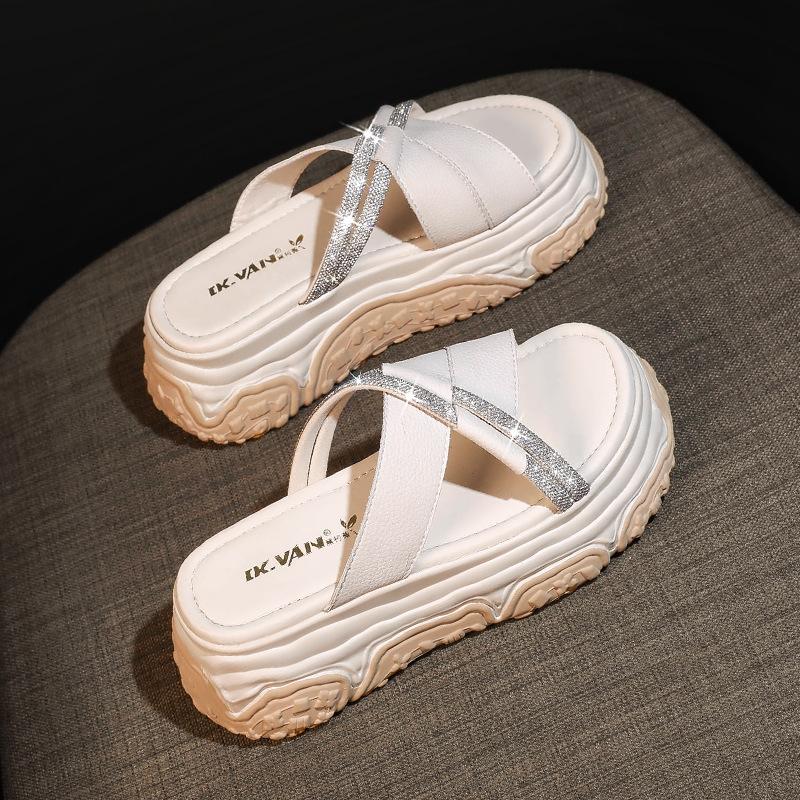 High Quality Increase Comfortable Muffin Slippers
