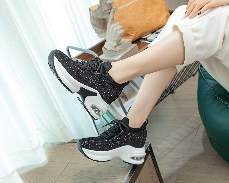 Lightweight Muffin Versatile Sneakers