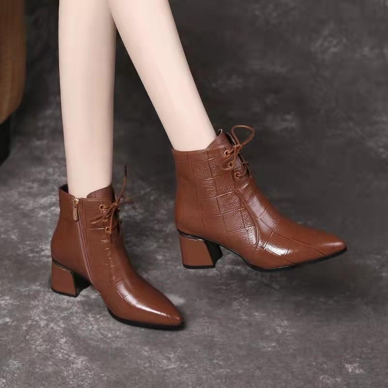 Concise Leather Side Zip Short Boots