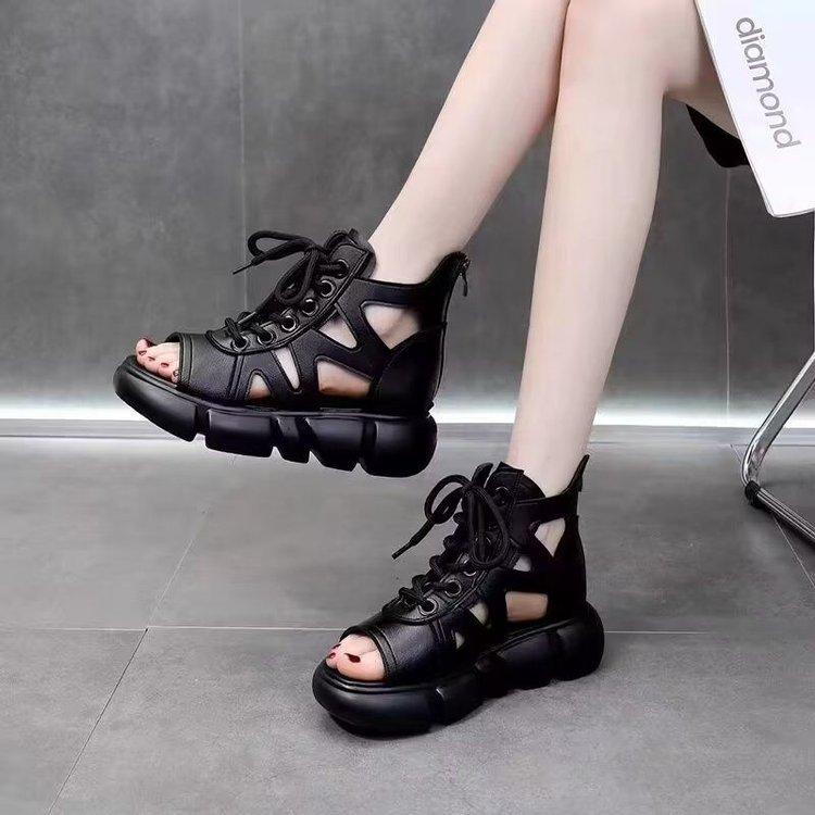 Outdoor Breathable Soft Retro Sandals