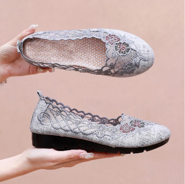 Embroidered Breathable Mesh Shoes