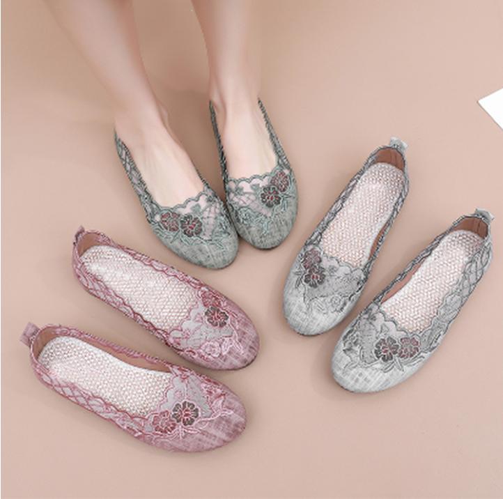 Embroidered Breathable Mesh Shoes