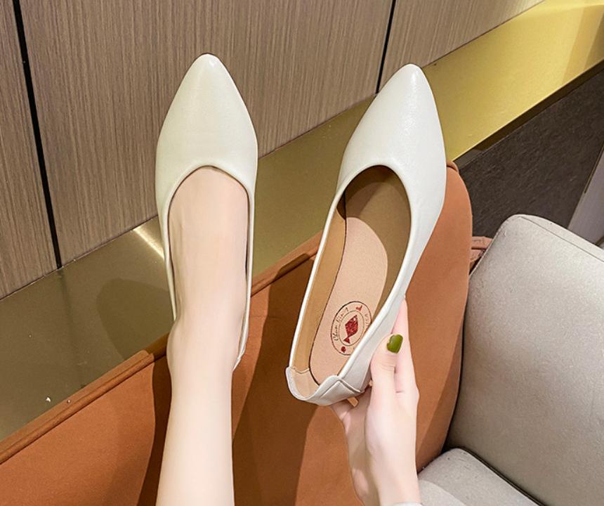 Flat Solid-Color Soft Leather Shoes