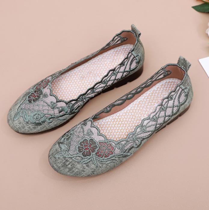 Embroidered Breathable Mesh Shoes