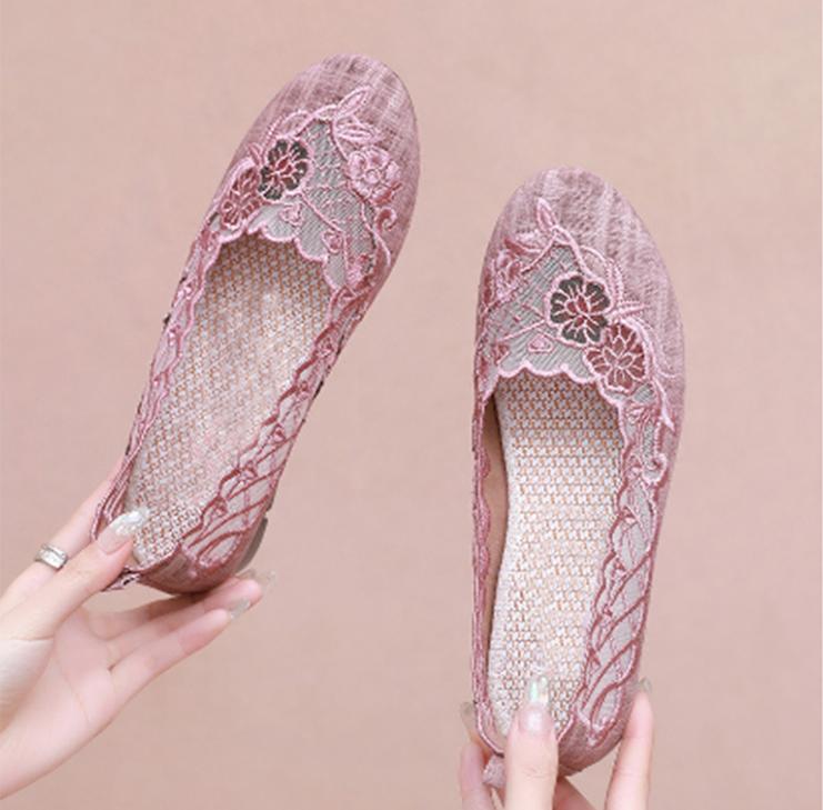 Embroidered Breathable Mesh Shoes