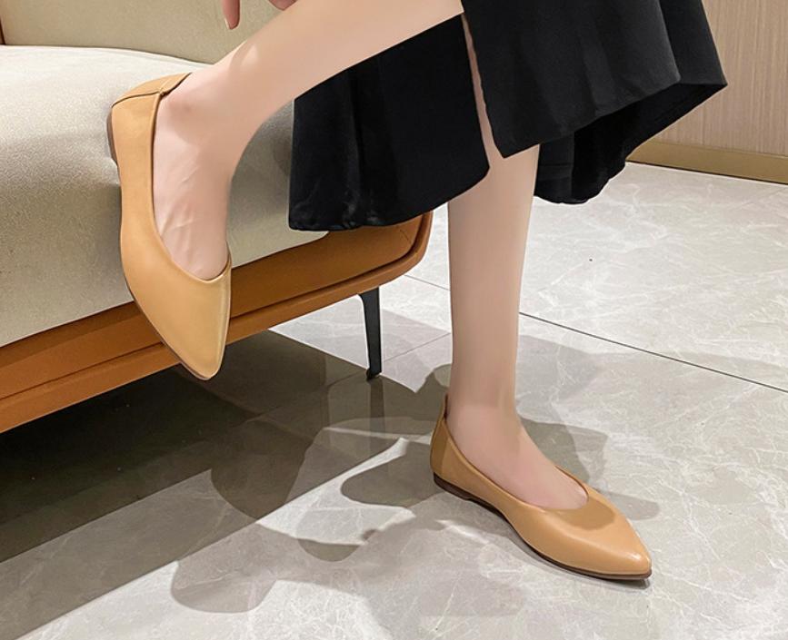 Flat Solid-Color Soft Leather Shoes