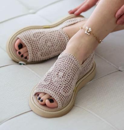 Hand-knitted Elastic Sandals